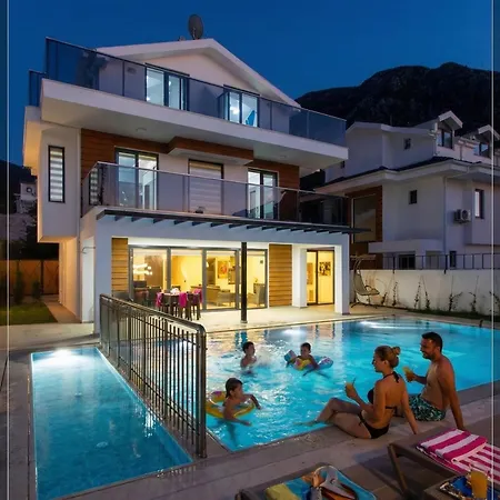 Berzan 4 Bedroom Private In Ovacik Vilă *