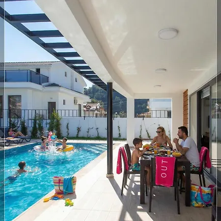 Berzan 4 Bedroom Private In Ovacik فيلة