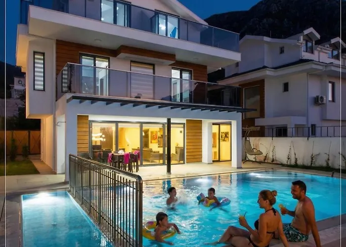 Berzan 4 Bedroom Private In Ovacik فيلة *